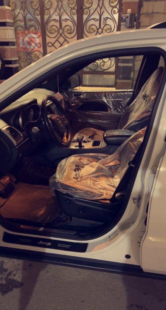 جیپ گراند شیرۆکی